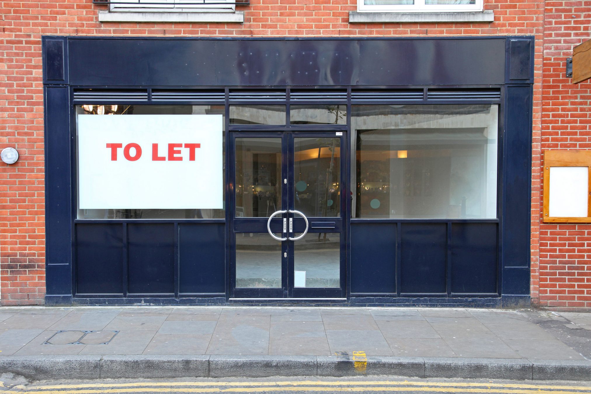 23105475 - vacant retail shop to let in london