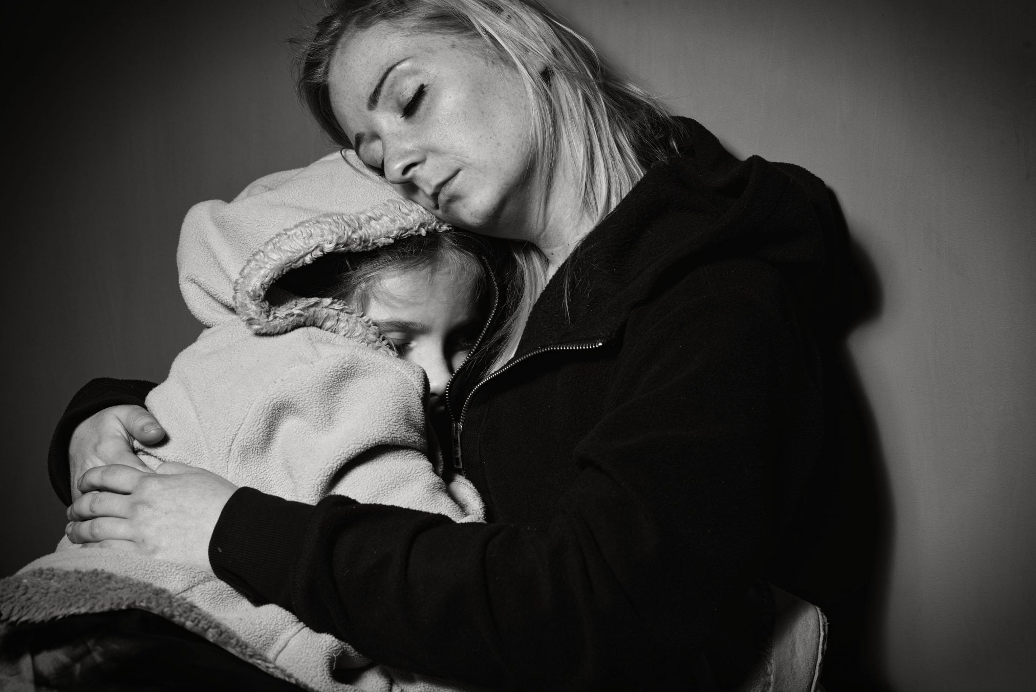 homeless poor mother daughter family low socioeconomic domestic violence