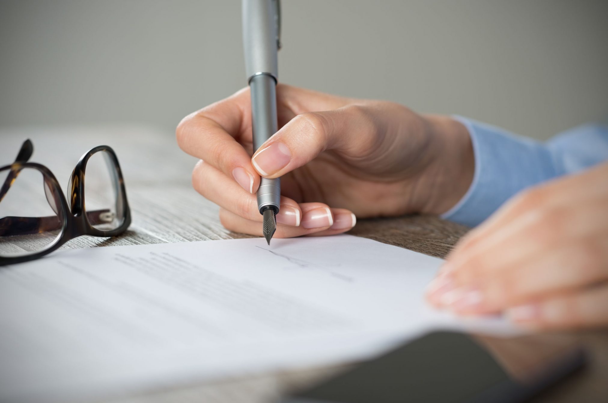 signing contract business lease