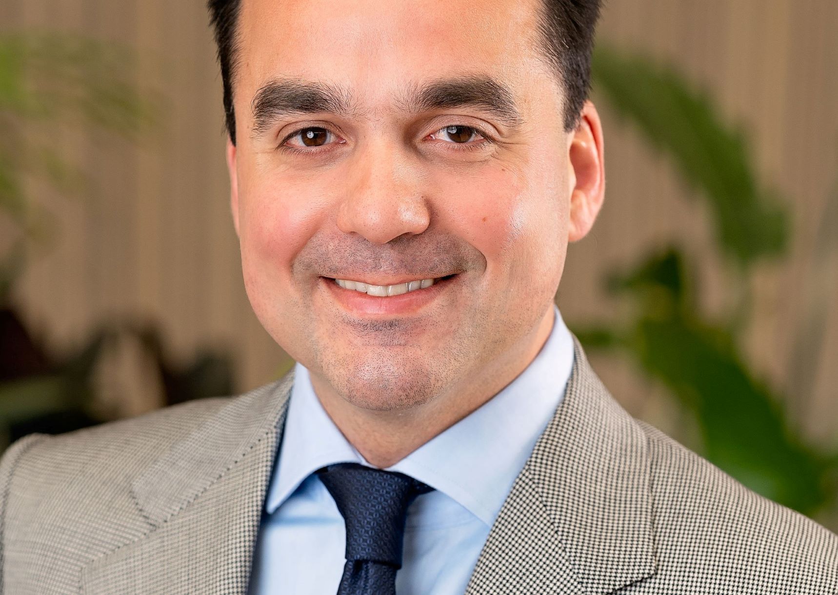 Mr Peter Piliouras headshot